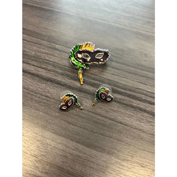 VTG Mardi Gras Mask Feathers Brooch Pin w/ Matching Earrings NOT MARKED - Picture 2 of 10